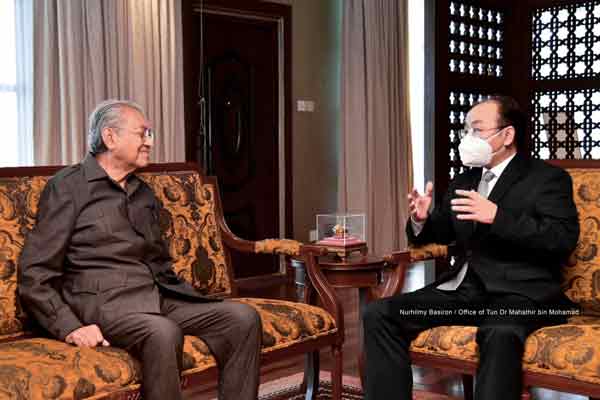 Mahathir,Meet,Chinese,Ambassador