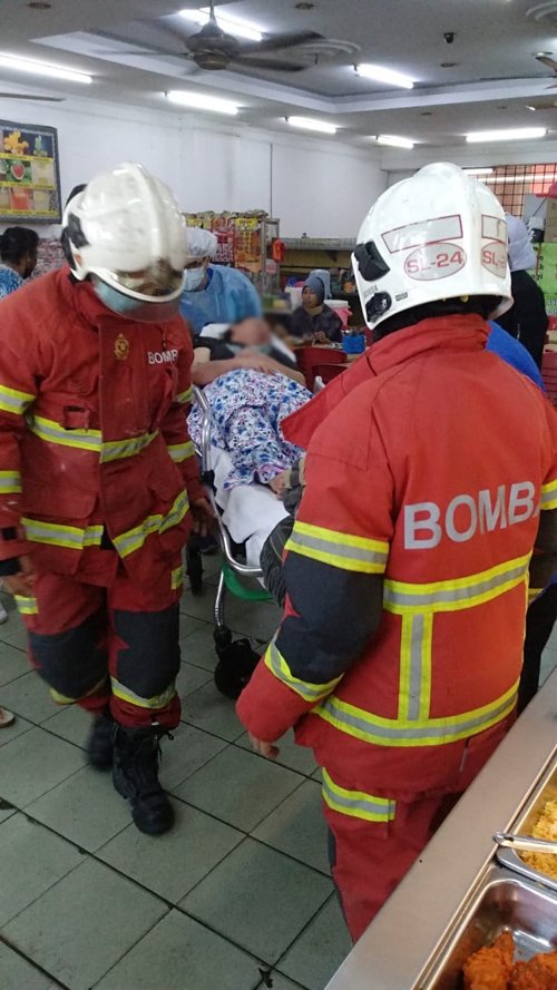 女員工在救護車抵達後被送往醫院治療。工手於早上8時37分收隊。餐厅厨房