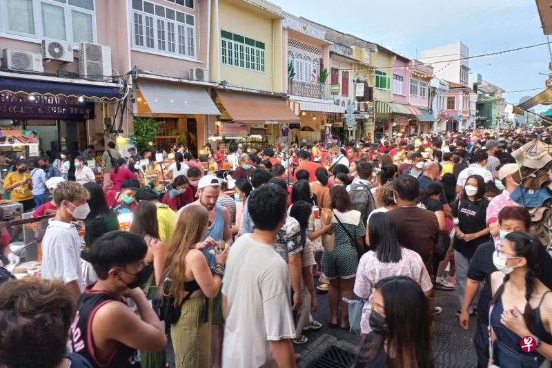 泰国普吉岛是受游客欢迎的旅游胜地，预计当地卫塞节长周末可吸引大批国内外游客前去观光。