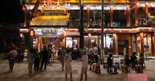 ◤全球大流行◢ 北京餐饮业恢复堂食  民众深夜排队等开门