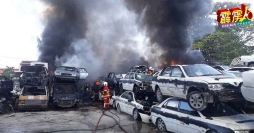 二手及报废车停放区大火 120辆轿车一次过烧了！