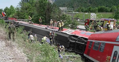 德国南部火车脱轨 4死30伤