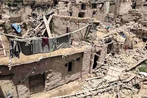 地震导致帕克提卡省沙兰市房屋严重受损。（法新社）