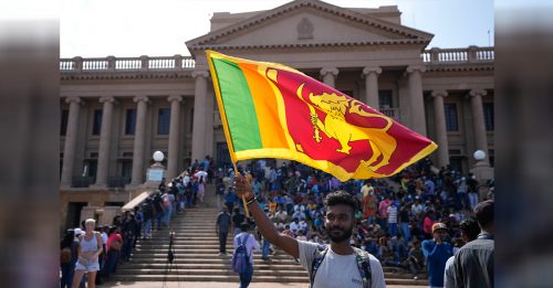 总统离境数小时后 斯里兰卡宣布全国进入紧急状态