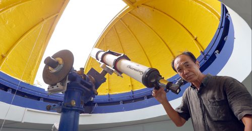 沉迷夜空 “追星”50年 男子建天文台观测站