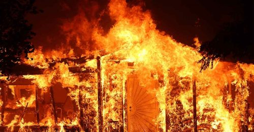 加州优胜美地林火扩大  紧急疏散6000余人