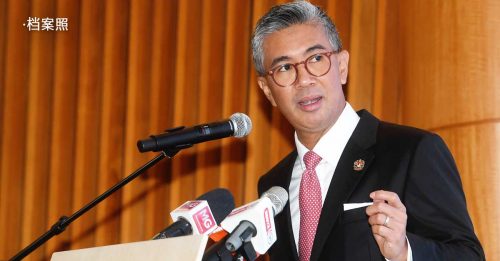 财长：与金融情报体系联手 打击走私收回50亿损失