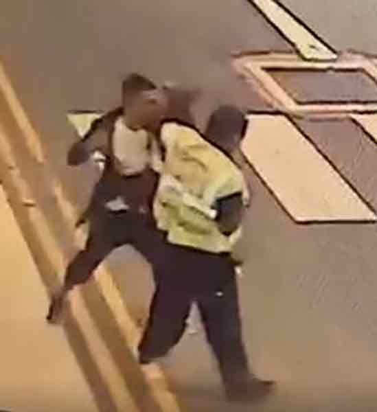 保安遭男子殴打脸部。（新加坡保安协会提供）