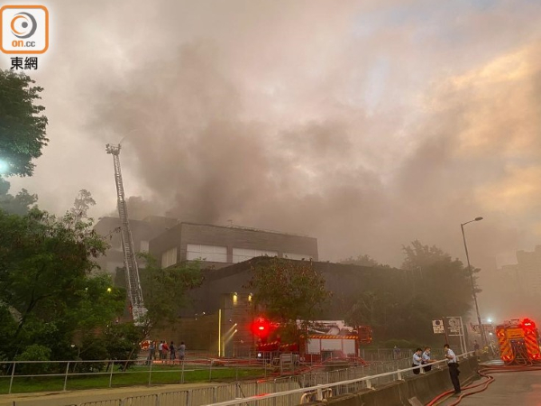 林青霞豪宅8日凌晨发生火灾，火势至清晨才扑灭。