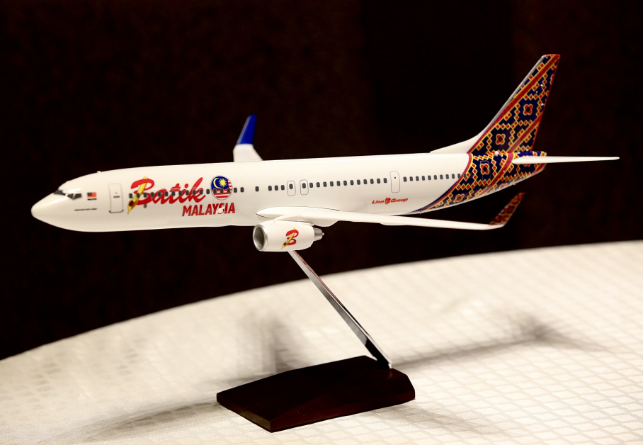峇迪航空班机模型，印有全新品牌“Batik Air”字眼。