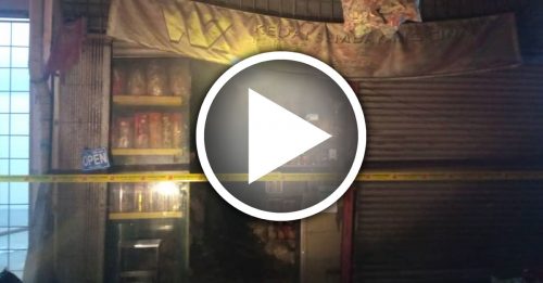 神料店失火 店面冒出滚滚浓烟