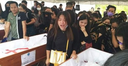 ◤难民悲歌◢ 缅甸难民一家3口昨举殡 亲友泣不成声