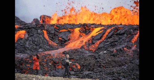 休息8个月 冰岛火山又喷发