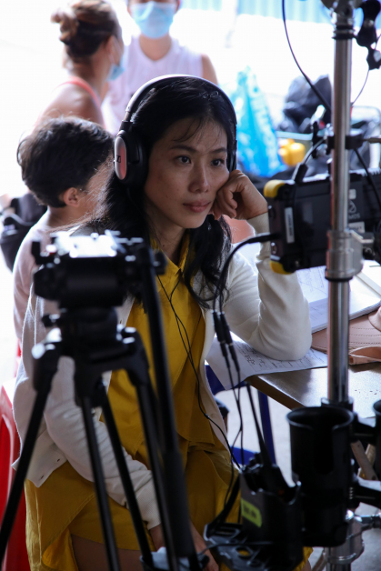 陈翠梅在《野蛮人入侵》片场。