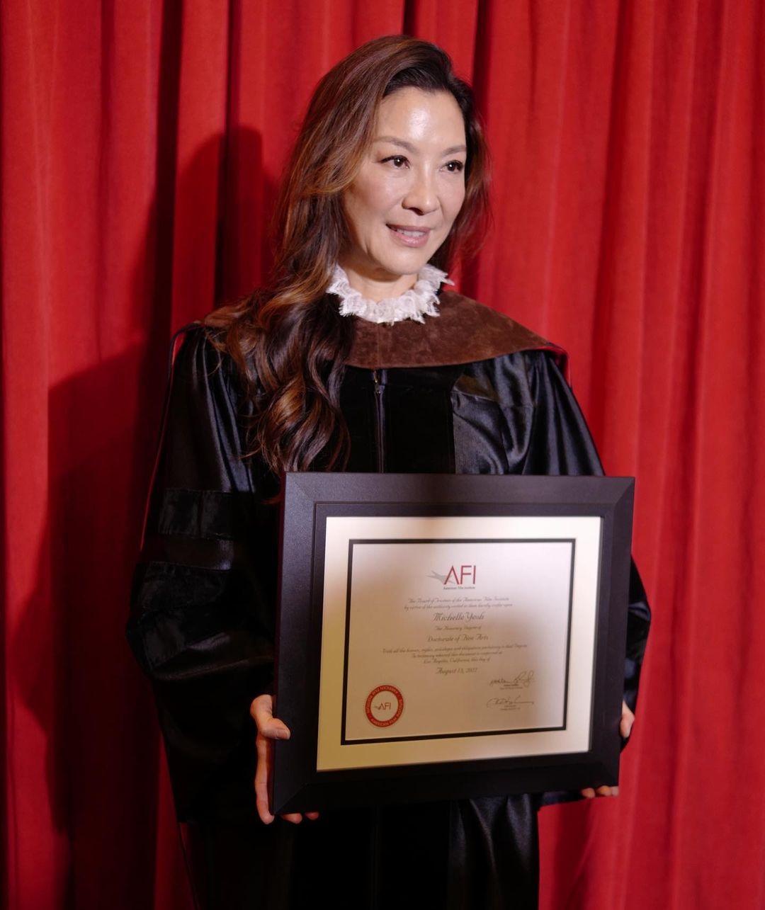 杨紫琼获AFI艺术博士学位。