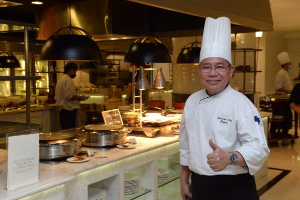 吉隆坡丽思卡尔顿酒店执行总裁Chef Zaffar Abdul Samad指出，自助餐所有菜肴的食谱都是来自集团旗下的餐厅以及各餐厅主厨，因此不仅有特色且非常道地美味。