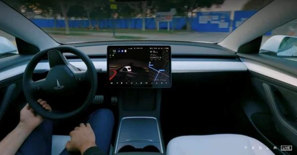 ▲美国汽车安全界专家直言，Tesla FSD 驾驶辅助技术相当危险。