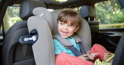 ◤车与生活◢幼儿乘车 后向比较安全