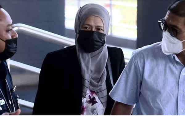 终于拍到纳吉了! https://www.chinapress.com.my/?p=3093150