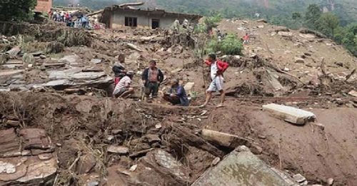 尼泊尔山体滑坡 17死 5失踪