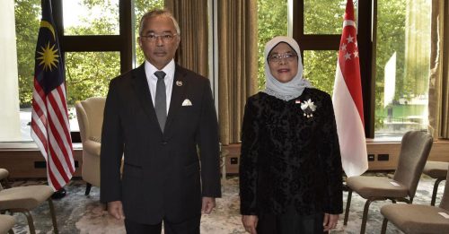 元首陛下 新加坡总统 伦敦会面 商巩固马新 密切双边关系