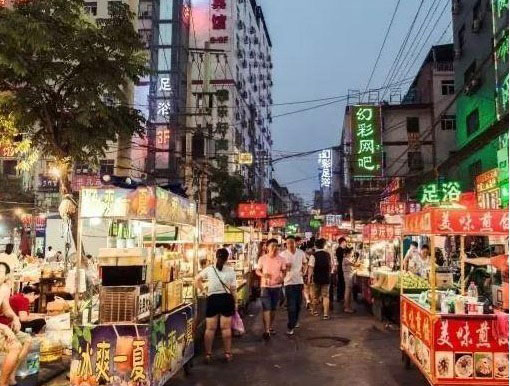 上海新版市容环卫条例，将不再全面禁止路边摊。