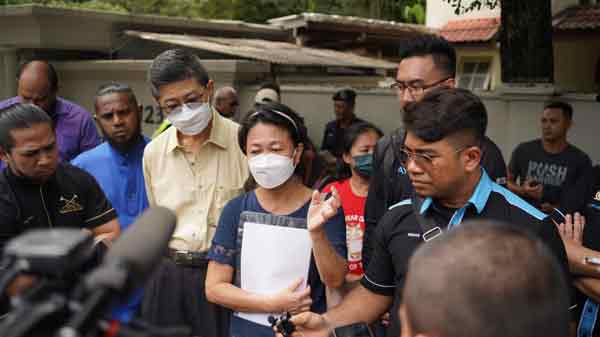 大马国际人道主义组织今日陪同5名“猪仔”的家属，前往缅甸驻马大使馆提交备忘录。