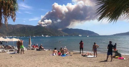 爱琴海度假胜地林火 消防直升机执勤坠毁2死