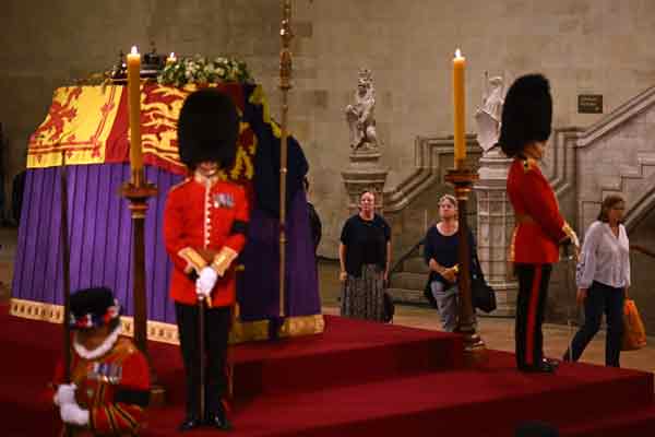 英女王灵柩周三起在西敏厅停灵4天。（法新社）