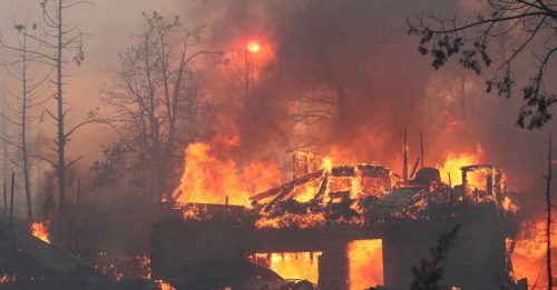 美加州林火肆虐 州长宣布进入紧急状态