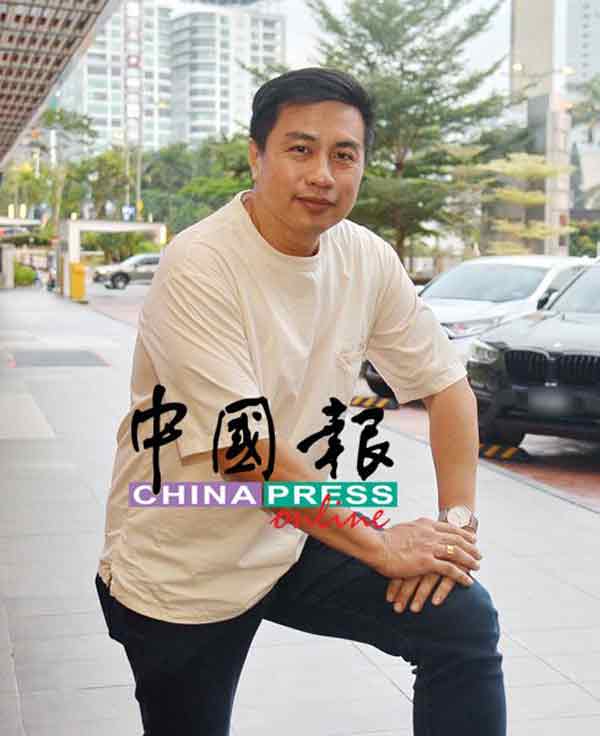 陈峰的肖像和主持节目的画面遭盗用。