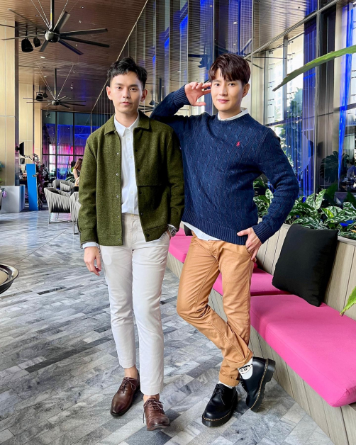 Fuying（左）和Sam开心又欣慰《予你》入围AIM 23“最佳本地中文歌曲”。