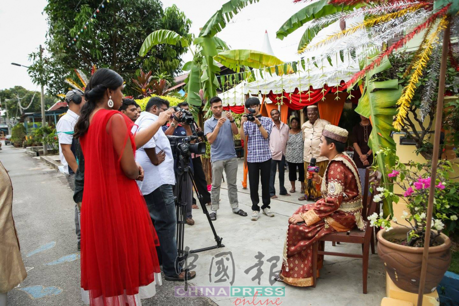 两人于2014年举办仄迪族婚礼，获得媒体采访。