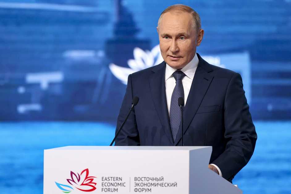 在言论管制下，俄罗斯总统普汀已遭国内网红、专家、官员出言批评，面临军事与内政的双重考验。（美联社）
