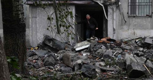 乌4分离地区公投开始 前线激战 至少6死