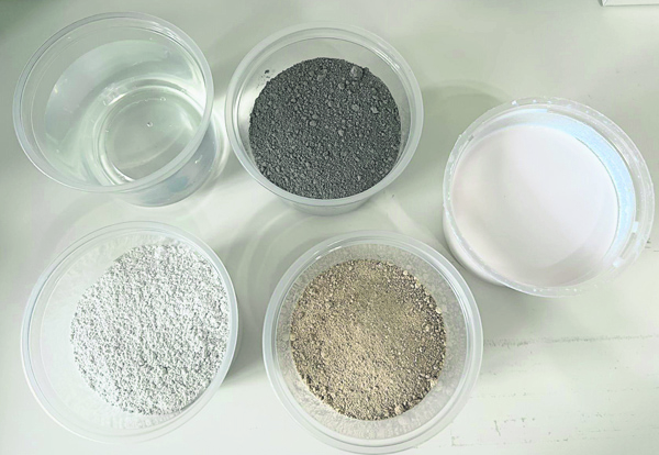 材料： 白灰、洋灰、细沙、俗称“牛奶”的水泥乳胶、水、颜料、塑料模具、砂纸、水桶。