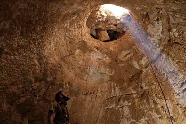 以色列考古学家近日在该国南部的尼格夫沙漠，发现一座1200历史的豪华庄园。