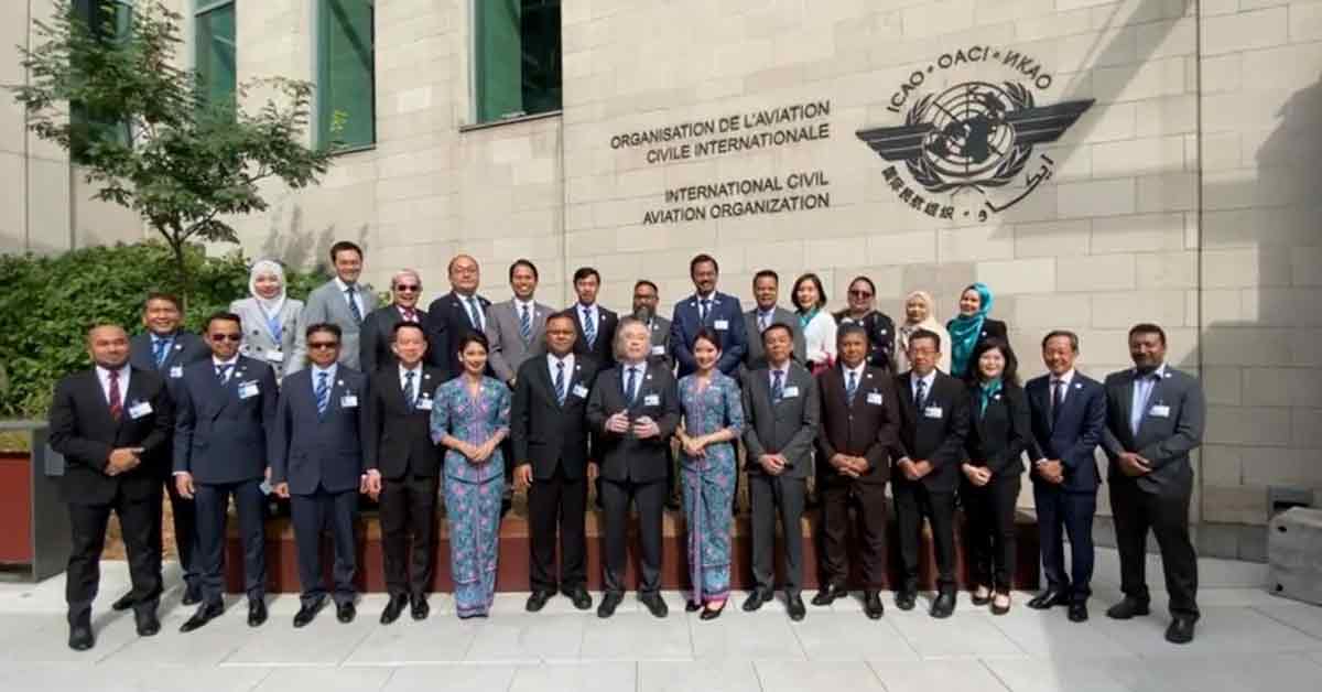 魏家祥（前排右8）与一众大马代表团，恭喜大马成功蝉联国际民航组织理事会成员国。
