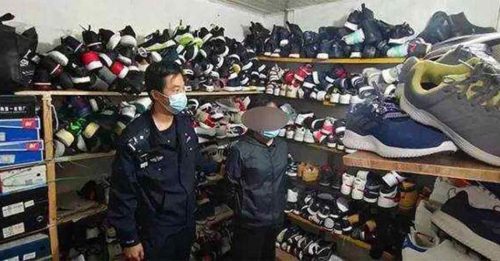 乔装女人偷330双鞋变卖 男获利3.9万 被刑拘