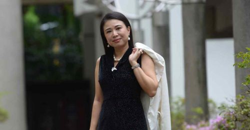 ◤粉红社头条◢ 张恩妮30岁后弃铁饭碗  从摆摊拼至高级珠宝业
