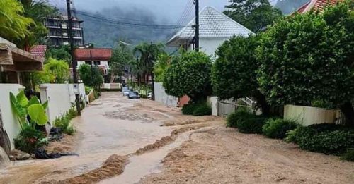泰南发布洪水警报 普吉岛受灾严重