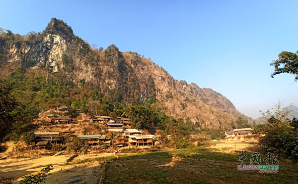 泰缅边境多山岭，土地贫瘠，小山村星罗棋布，体现有别于马来西亚的另类风景。