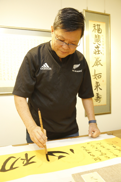 李金财老师的作品曾参展与多次国际书法大展，在台北、吉隆坡、北京及日本等地展出。  