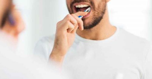 男子刷牙頻出血 1個月後就醫驗出白血病