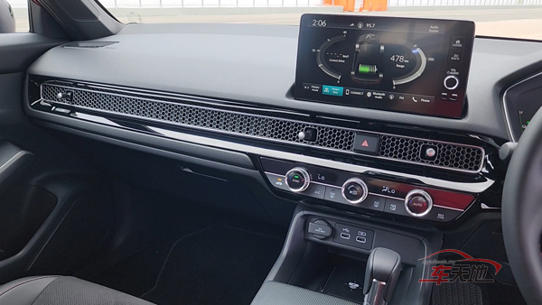 ▲配备9寸中控荧幕，支援Apple CarPlay和Android Auto系统。