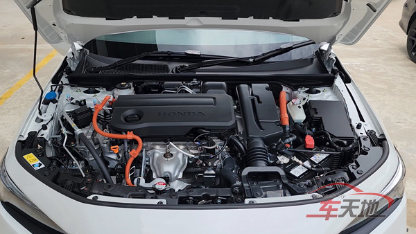 ▲采用全新2.0L e:HEV油电系统，搭载全新开发2.0L NA缸内直喷引擎。