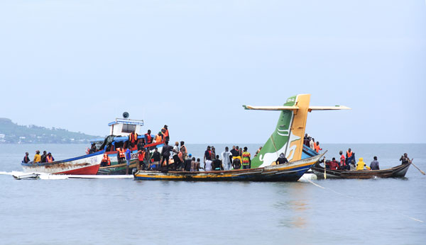 坦桑尼亚,客机,坠湖