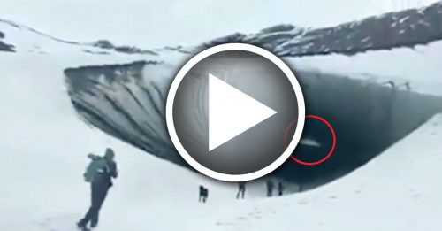 闯冰川洞穴探险 男子遭冰砖击中惨死