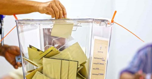 公民义务 民主程序 各组织呼吁选民 出来投票
