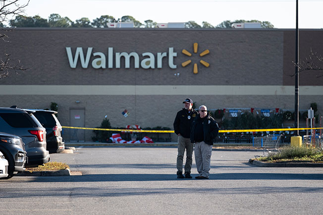 弗吉尼亚州一间超市发生枪击案，警察到场调查。（美联社）